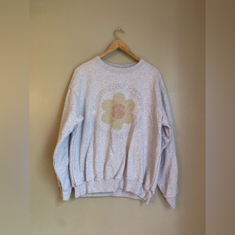 Offline sweatshirt “sometimes sweaty sometimes sleepy”
Gray graphic